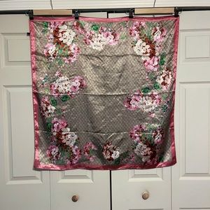 🌸 Pink Floral Satin Scarf